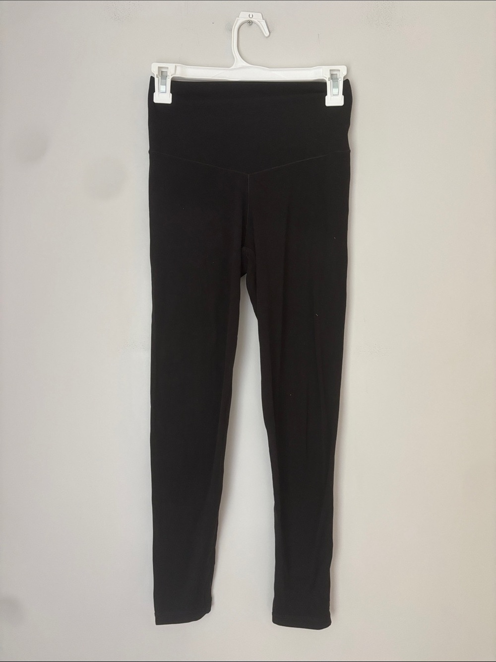 OFFLINE by Aerie High Waisted Real Me 7/8 Black Leggings - M
